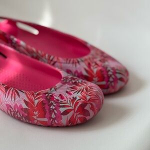 Crocs Slingback Flats - Tropical Print - Size 8